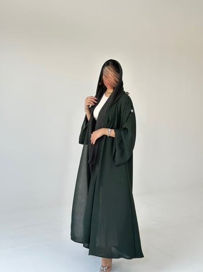عباية كريب خضراء أكمام واسعة