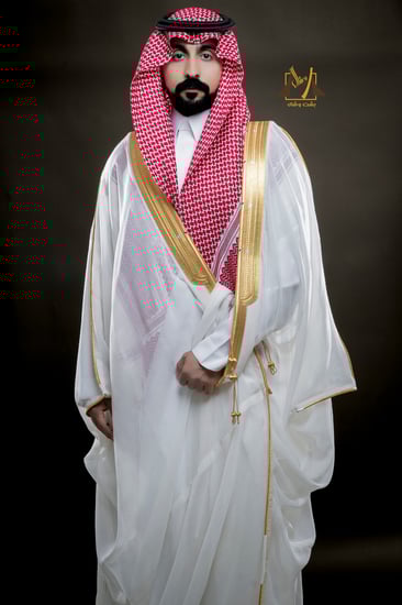 بشت سعودي ابيض