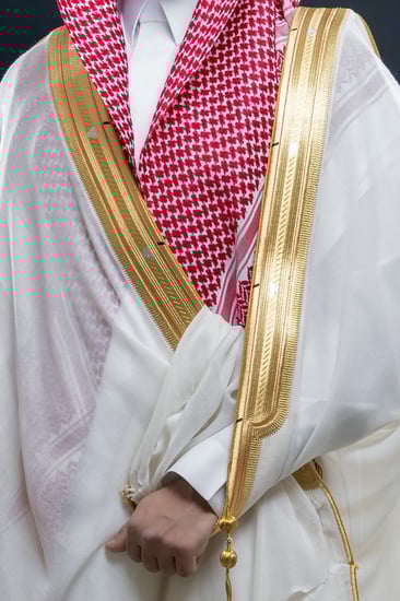 بشت سعودي ابيض