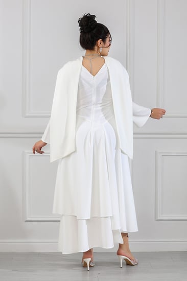 فستان كاجوال ماكسي بأكمام كاب وتنورة متعددة الطبقات