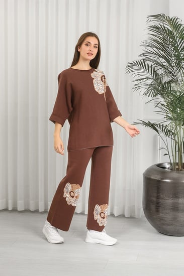 ترنج شتوي مورد بأكمام متوسطة الطول