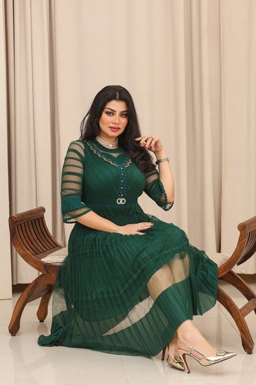 فستان كلاسيكي مع شيفون كم متوسط