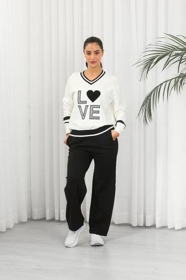 ترنج شتوي لونين بأكمام طويلة وياقة V