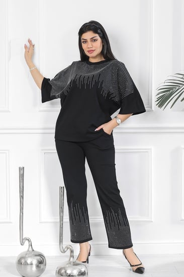 ترنج نسائي كاجوال مزين بالترتر على الصدر والأكمام ونهايات البنطال