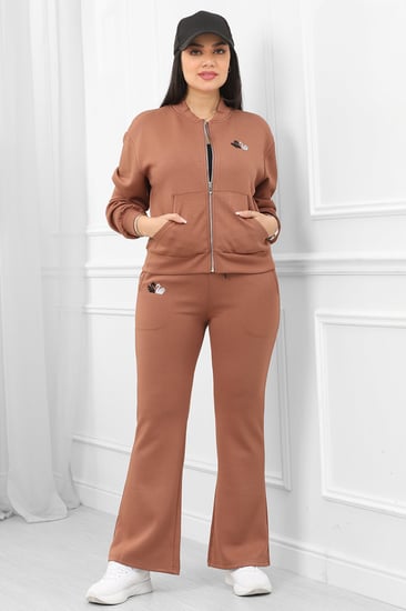 ترنج شتوي كاجوال توب بياقة وسحاب وبنطال واسع من الأسفل