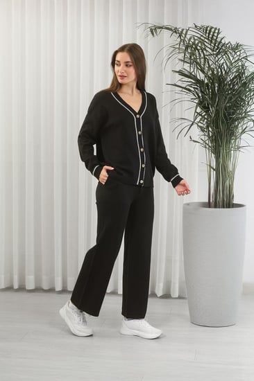 ترنج شتوي أزرار بأكمام طويلة وياقة V