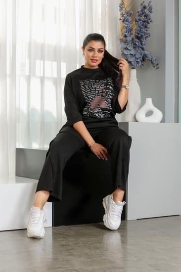 ترنج طبي بنطال مع تيشيرت موحد اللون بطباعة شعار