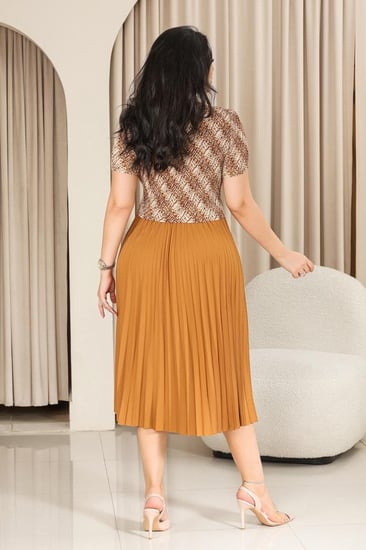 فستان كلاسيكي مكسر نصف كم بلونين