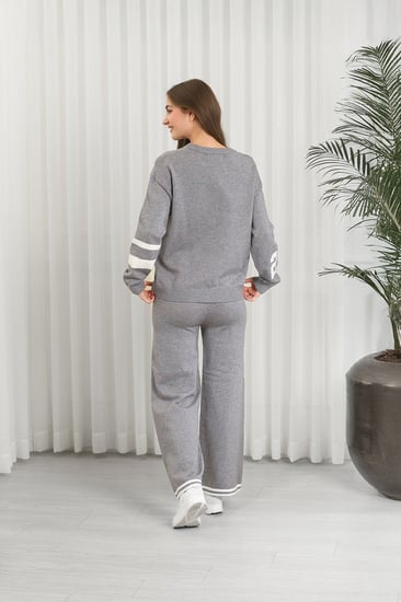 ترنج شتوي بأكمام طويلة وياقة مدورة