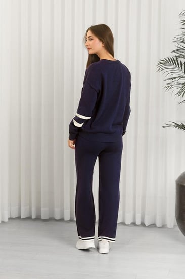 ترنج شتوي بأكمام طويلة وياقة مدورة