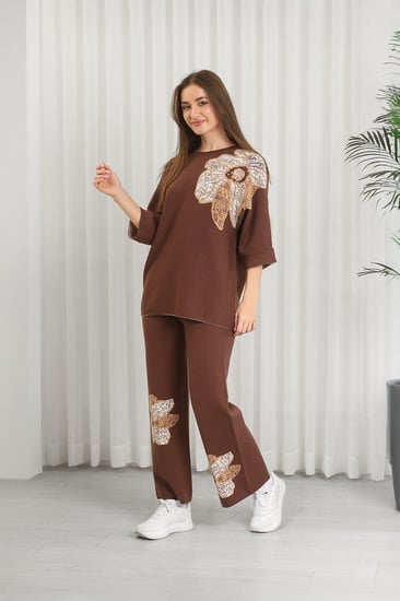 ترنج شتوي مورد بأكمام متوسطة الطول