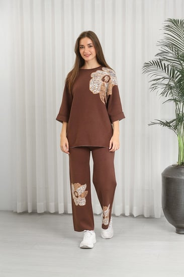 ترنج شتوي مورد بأكمام متوسطة الطول