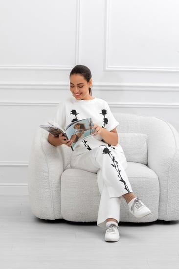 ترنج نسائي كاجوال طبي بنطال مع تيشيرت قطن بطبعة زهور