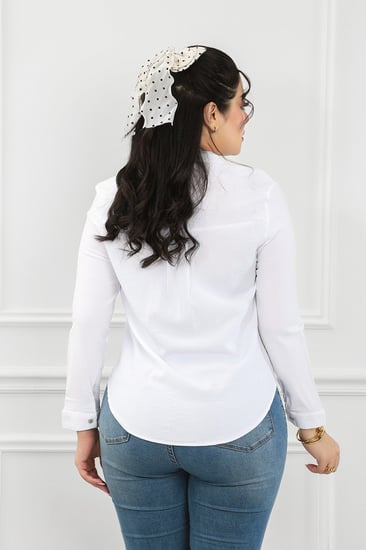 قميص نسائي بأكمام طويلة وأزرار صغيرة