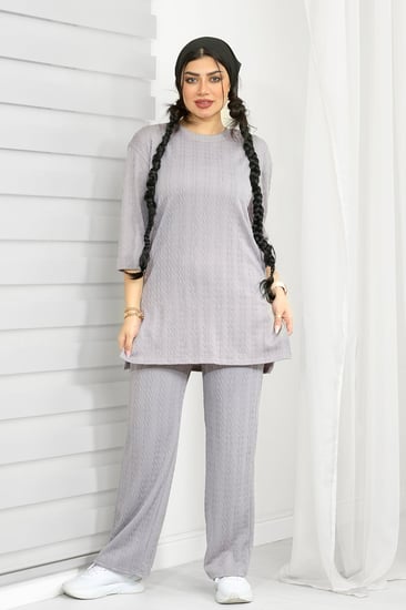 ترنج نسائي كاجوال بقماش نافر وأكمام لمنتصف الساعد وتيشرت طويل مزود بشق جانبي