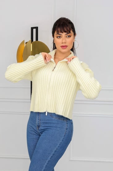 بلوزة نسائية صوف برقبة عالية وسحاب