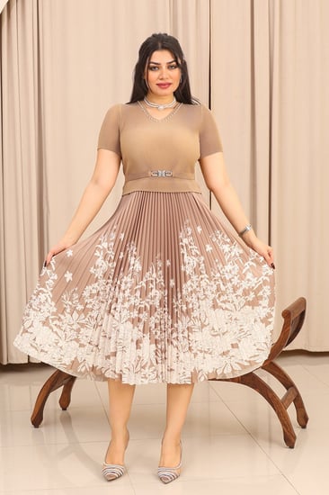 فستان كلاسيكي نصف كم مورد