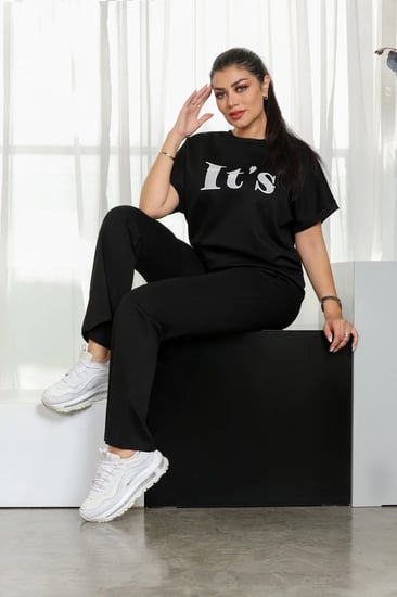 ترنج نسائي كاجوال طبي بنطال مع تيشيرت بأكمام قصيرة بطباعة أحرف