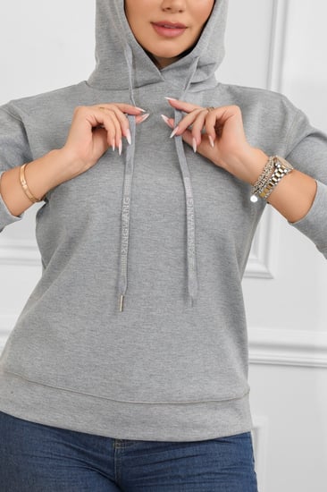 هودي بأكمام طويلة وقبعة