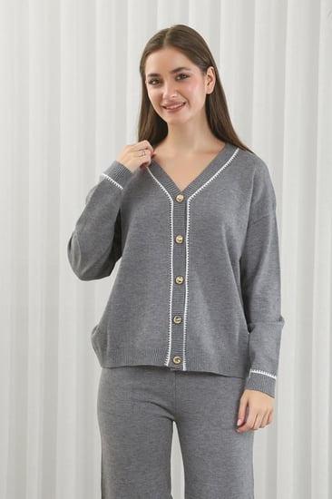 ترنج شتوي أزرار بأكمام طويلة وياقة V