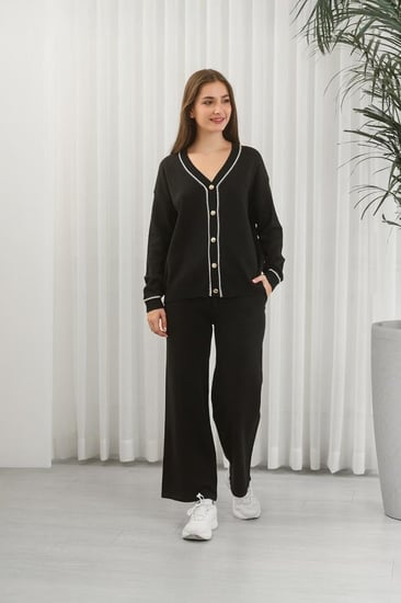 ترنج شتوي أزرار بأكمام طويلة وياقة V