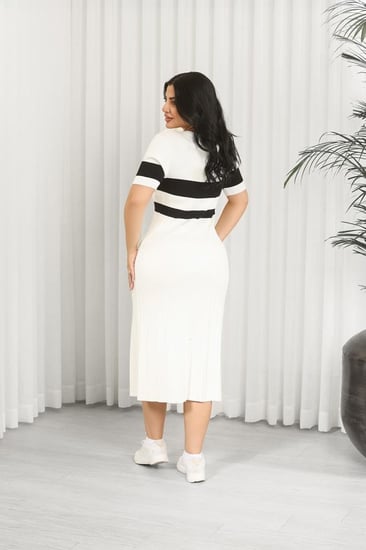 فستان ساده بأكمام متوسطه