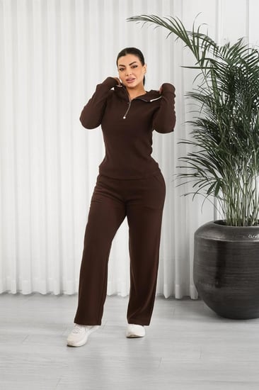 ترنج شتوي بأكمام طويلة وقبعة وسحاب قصير أعلى الصدر