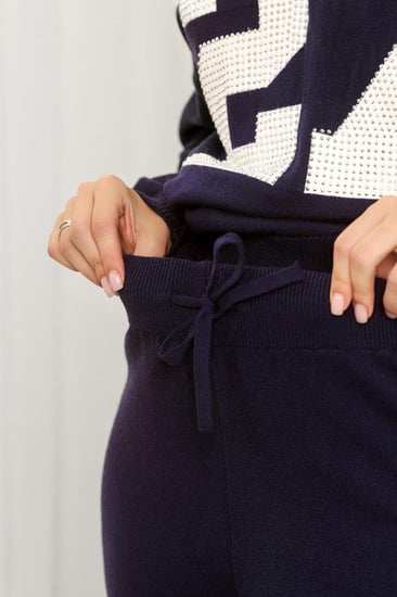 ترنج شتوي بأكمام طويلة وياقة مدورة