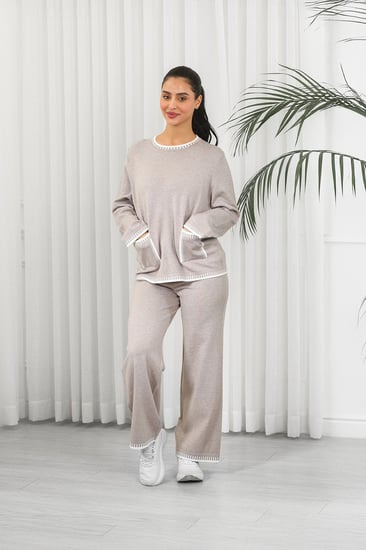 ترنج شتوي كاجوال بأكمام طويلة وياقة مدورة وجيب صغيرة