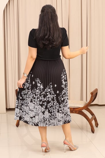 فستان كلاسيكي نصف كم مورد