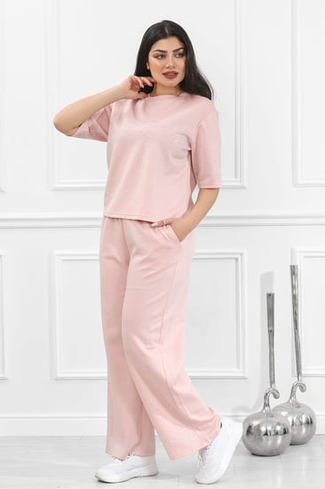 ترنج نسائي كاجوال طبي تيشرت قصير مزين بالترتر اللامع وبنطال مزود بجيب جانبية