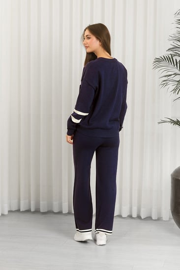 ترنج شتوي بأكمام طويلة وياقة مدورة