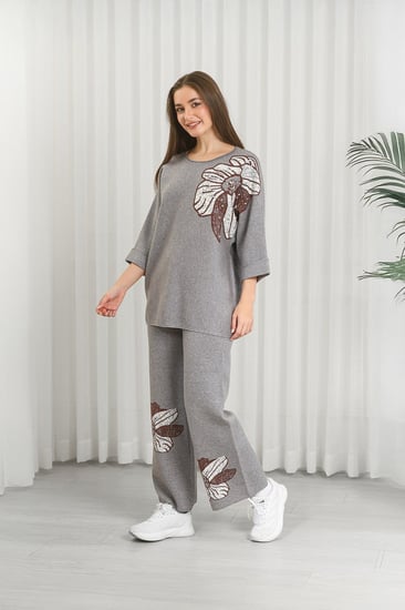 ترنج شتوي مورد بأكمام متوسطة الطول