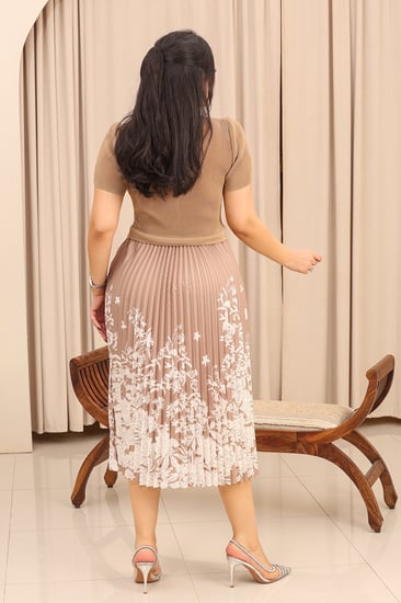 فستان كلاسيكي نصف كم مورد