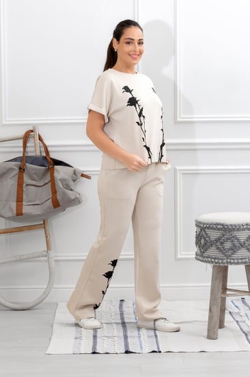 ترنج نسائي كاجوال طبي بنطال مع تيشيرت قطن بطبعة زهور