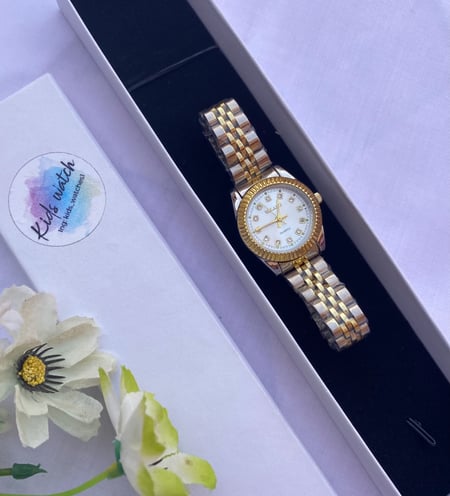 ساعة محايدة للجنسين مُناسبة لعمر سنة ومافوق