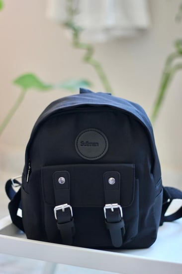 شنطة أطفال بأربعة ألوان مع كتابة الإسم