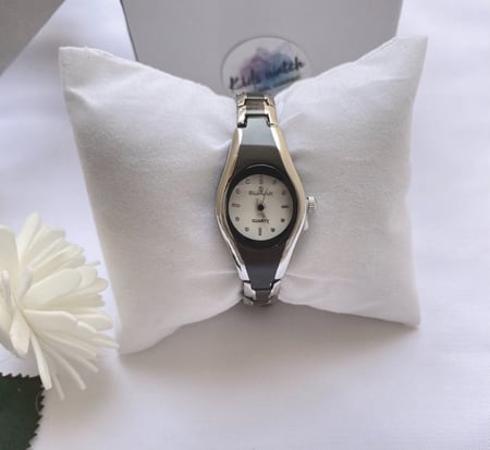 ساعة أولاد مُناسبة من حديث الولادة وما فوق