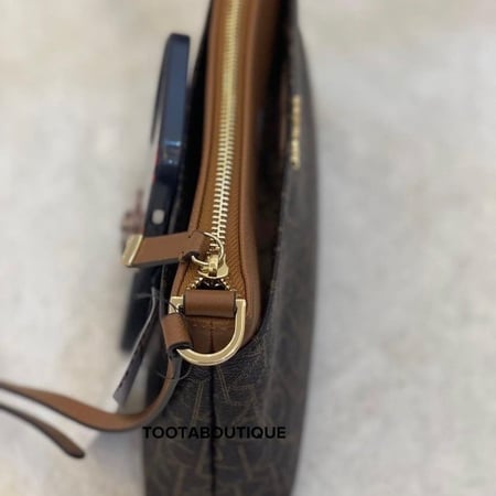 حقيبة كالفين كلاين تسليم فوري