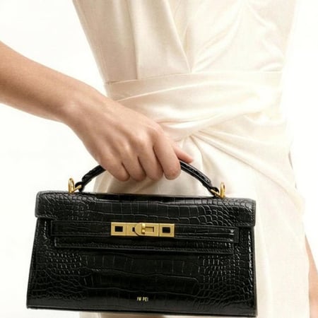 حقيبة نور جي دبليو بي اي بمقبض علوي تصل خلال ٣-٥ أيام |      JW PEI Women's Noor Top Handle Bag