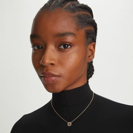 سلسال Tory Burch