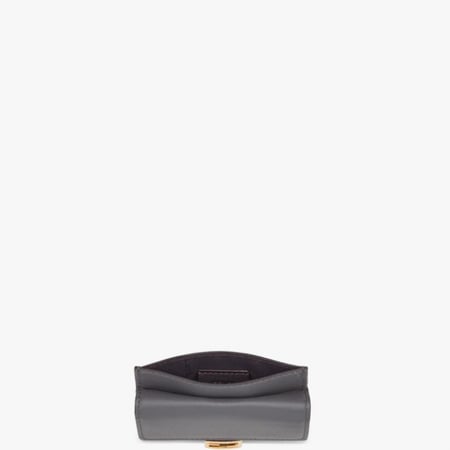 محفظة Fendi