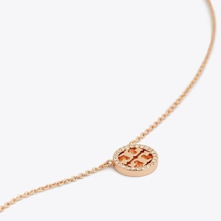 سلسال Tory Burch