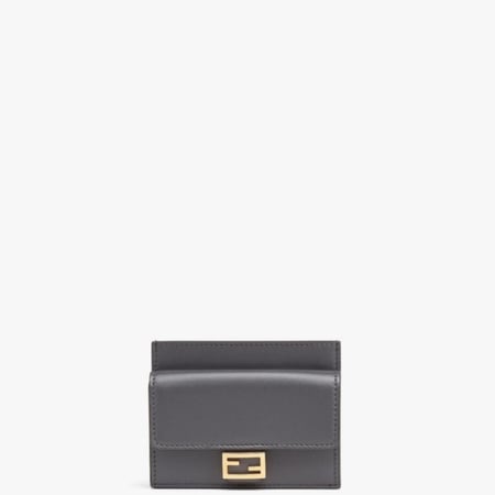 محفظة Fendi