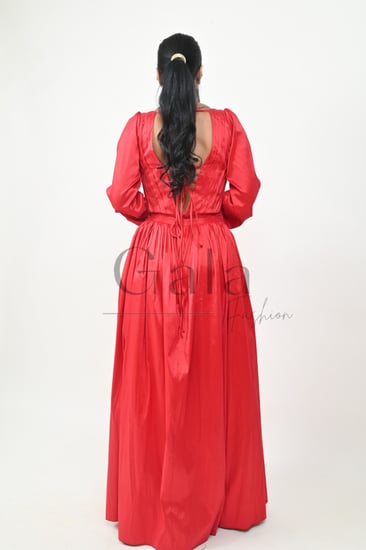 فستان كلوش طويل بأكمام