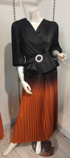 فستان ميدي بأكمام طويلة