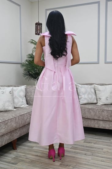 فستان توب بأكتاف فيونكا