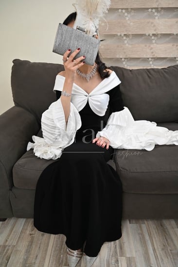 فستان طويل كم كلوش