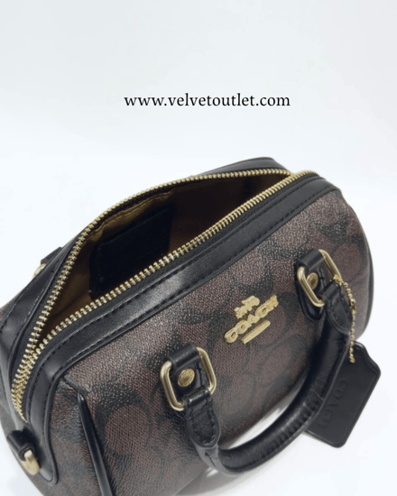 شنطة كوتش بني وأسود