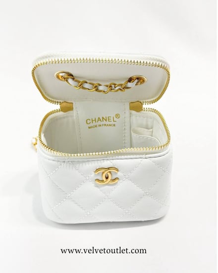 شنطة شانيل ميني أبيض